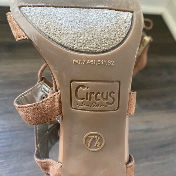 Brown lace up heels size 7 1/2 - Picture 4 of 4